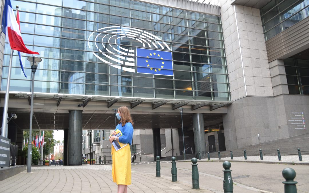 Send flere journalister til Bruxelles